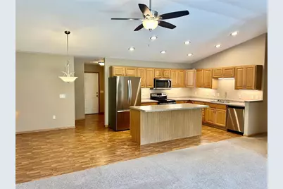 4227 W Robin Meadows Lane #4227, Eau Claire, WI 54701 - Photo 5