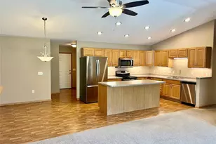 4227 W Robin Meadows Ln, Eau Claire, WI 54701 - Photo 5