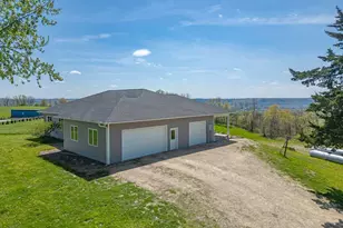S3565 Rooster Ridge Ln, Fountain City, WI 54629 - Photo 11