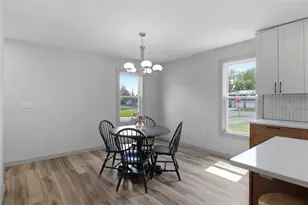 2210 Vine St, Eau Claire, WI 54703 - Photo 11