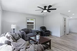 2210 Vine St, Eau Claire, WI 54703 - Photo 5