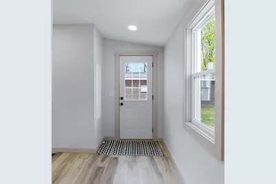 2210 Vine Street, Eau Claire, WI 54703 - Photo 25