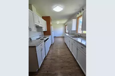 1306 E Division Avenue, Barron, WI 54812 - Photo 15