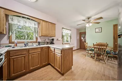 3221 Venus Avenue, Eau Claire, WI 54703 - Photo 9