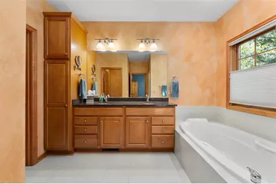 3521 Glen Way, Eau Claire, WI 54701 - Photo 23