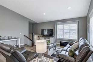 896 Glacier Dr, Altoona, WI 54720 - Photo 9