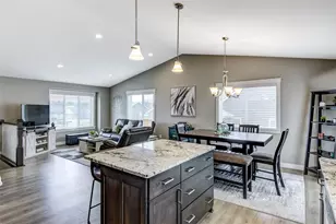 896 Glacier Dr, Altoona, WI 54720 - Photo 13
