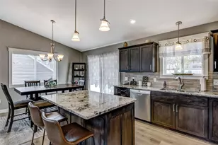 896 Glacier Dr, Altoona, WI 54720 - Photo 3