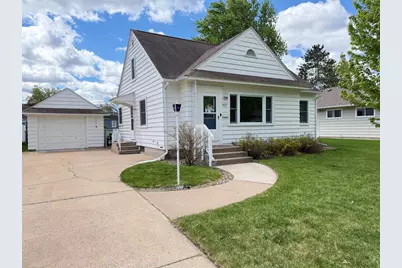 927 Gilbert Street, Eau Claire, WI 54703 - Photo 1