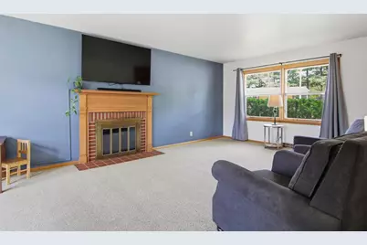 2610 Marilyn Drive, Eau Claire, WI 54701 - Photo 9