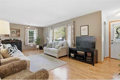 321 Margaret Street, Eau Claire, WI 54701 - Photo 3