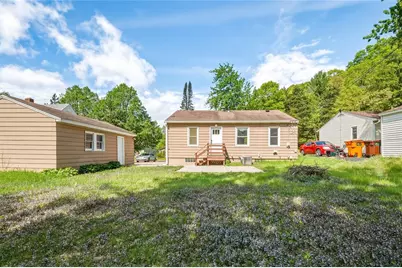 1021 Essex Street, Eau Claire, WI 54703 - Photo 5