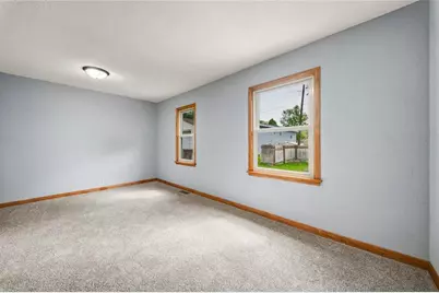 1021 Essex Street, Eau Claire, WI 54703 - Photo 25