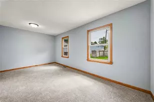1021 Essex St, Eau Claire, WI 54703 - Photo 25