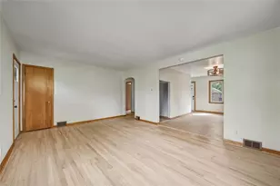 1021 Essex St, Eau Claire, WI 54703 - Photo 15