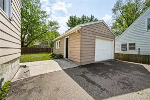 1021 Essex St, Eau Claire, WI 54703 - Photo 9