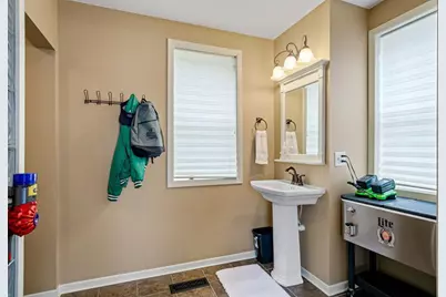 912 Kewin Street, Altoona, WI 54720 - Photo 13