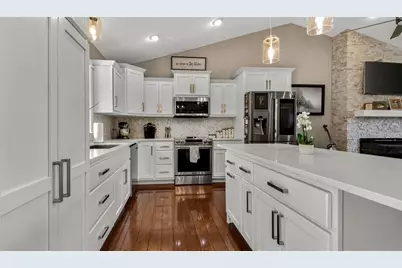 695 Autumn Drive, Altoona, WI 54720 - Photo 11