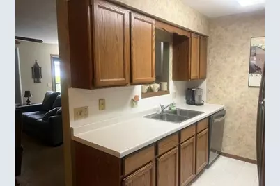 3418 Miller Street #4, Eau Claire, WI 54701 - Photo 3