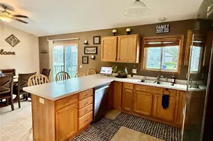 4426 Springfield Dr, Eau Claire, WI 54701 - Photo 9
