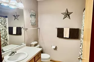 4426 Springfield Dr, Eau Claire, WI 54701 - Photo 17