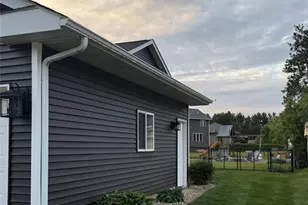 4426 Springfield Dr, Eau Claire, WI 54701 - Photo 3