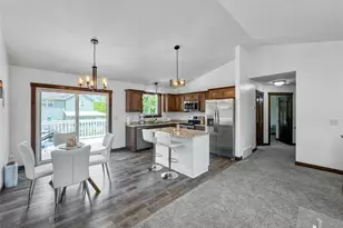 1628 Hazeltine Dr, Eau Claire, WI 54703 - Photo 5