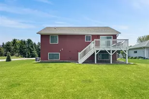 1628 Hazeltine Dr, Eau Claire, WI 54703 - Photo 35