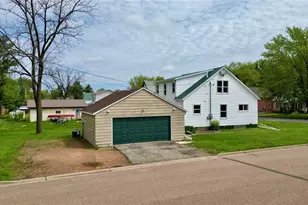 221 S Division St, Loyal, WI 54446 - Photo 33