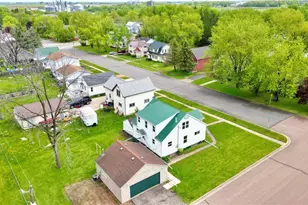 221 S Division St, Loyal, WI 54446 - Photo 37