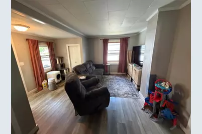 2423 6th Street, Eau Claire, WI 54703 - Photo 9