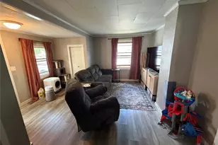 2423 6th St, Eau Claire, WI 54703 - Photo 9