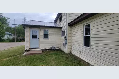 230 S 3rd Street #2, Black River Falls, WI 54615 - Photo 3