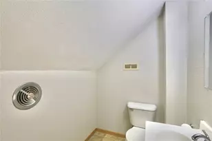 1533 E Madison St, Eau Claire, WI 54703 - Photo 25