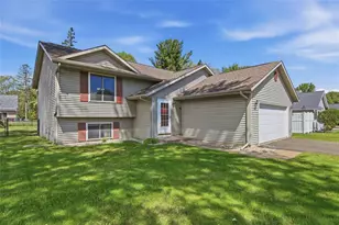 2518 Pine View Rd, Eau Claire, WI 54703 - Photo 7