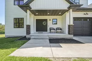 10081 9 Mile Creek Rd, Fall Creek, WI 54742 - Photo 3