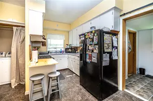 124 S Park St, Alma Center, WI 54611 - Photo 5