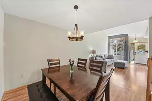 2335 Oakridge Cir, Hudson, WI 54016 - Photo 9