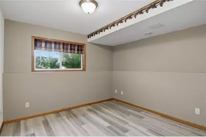 2910 W Frank Street, Eau Claire, WI 54703 - Photo 27