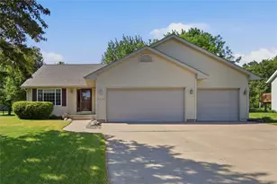 2910 W Frank St, Eau Claire, WI 54703 - Photo 1