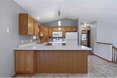 2910 W Frank Street, Eau Claire, WI 54703 - Photo 9