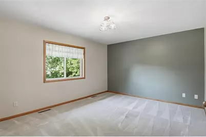 2910 W Frank Street, Eau Claire, WI 54703 - Photo 15