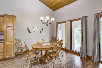 2229 Peterson Avenue, Eau Claire, WI 54703 - Photo 9