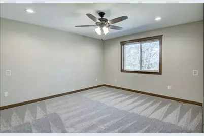 705 Sequoia Drive, Altoona, WI 54720 - Photo 9
