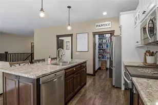 5226 Waylon St, Eau Claire, WI 54703 - Photo 7