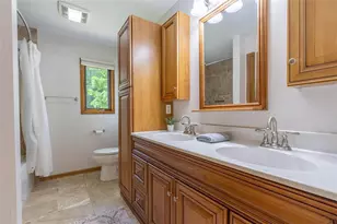2204 Hillside Dr, Eau Claire, WI 54703 - Photo 15