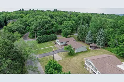 2204 Hillside Drive, Eau Claire, WI 54703 - Photo 39