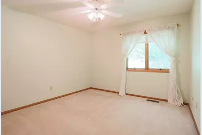 1825 Golf View Drive, River Falls, WI 54022 - Photo 11