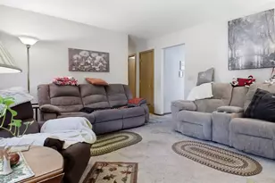 3201 Lotus St, Eau Claire, WI 54703 - Photo 5