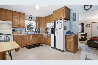 3201 Lotus Street, Eau Claire, WI 54703 - Photo 7